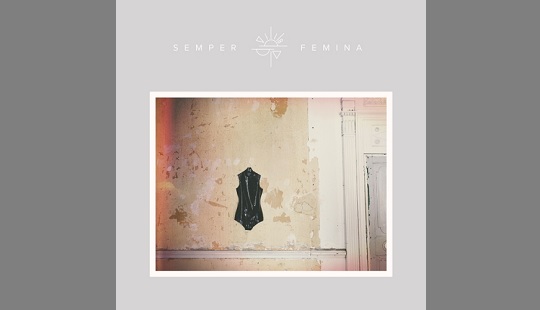 Laura Marling: nowy utwór i zapowiedź albumu „Semper Femina”!