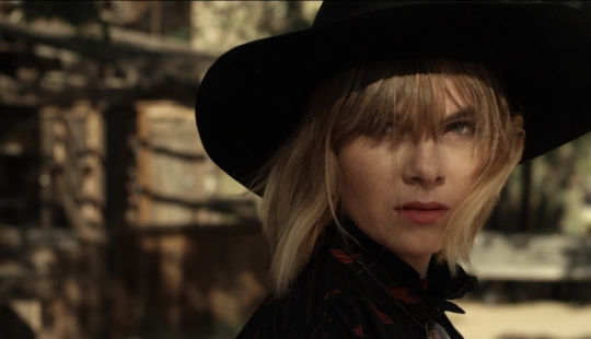 Julia Marcell pokazuje „Tesko”!